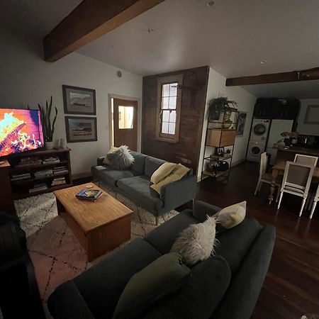 Base Camp Cottage 타우포 호 외부 사진